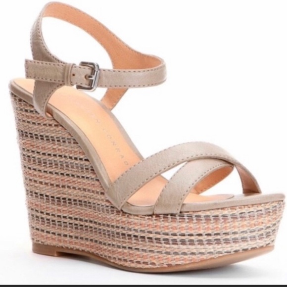 LC Lauren Conrad Shoes - LAUREN CONRAD WEDGES NWOB